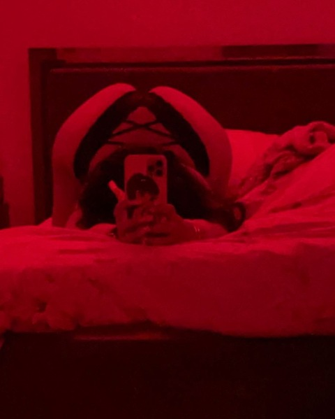 alaia_love22 onlyfans leaked picture 1