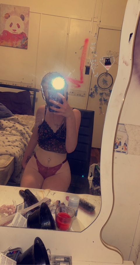 bayleelaynexx onlyfans leaked picture 1