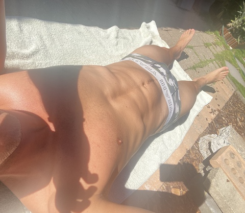 byronbay onlyfans leaked picture 1