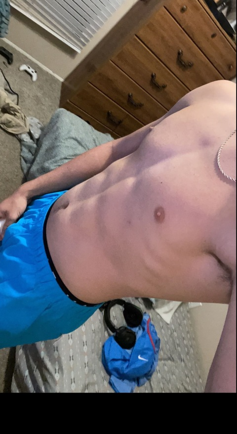 carsonb22 onlyfans leaked picture 1