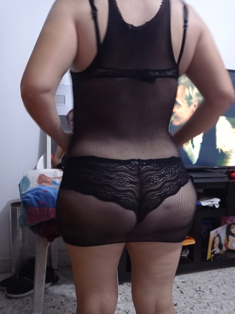 cecilia71100305 onlyfans leaked picture 2