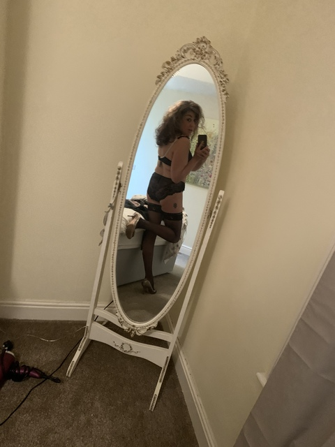 cicelycashmere onlyfans leaked picture 1