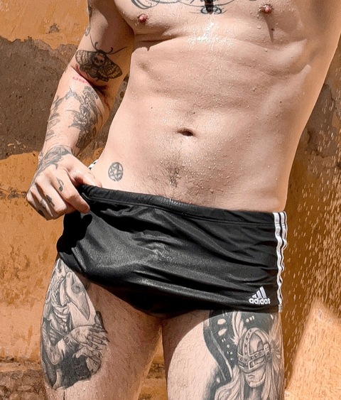 deriktowerrof onlyfans leaked picture 1