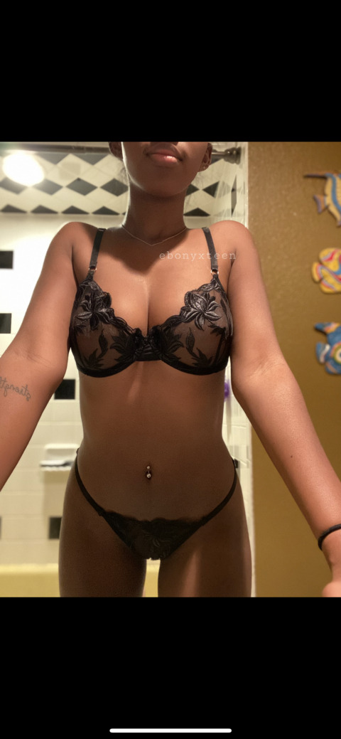 ebonyxvenus onlyfans leaked picture 1