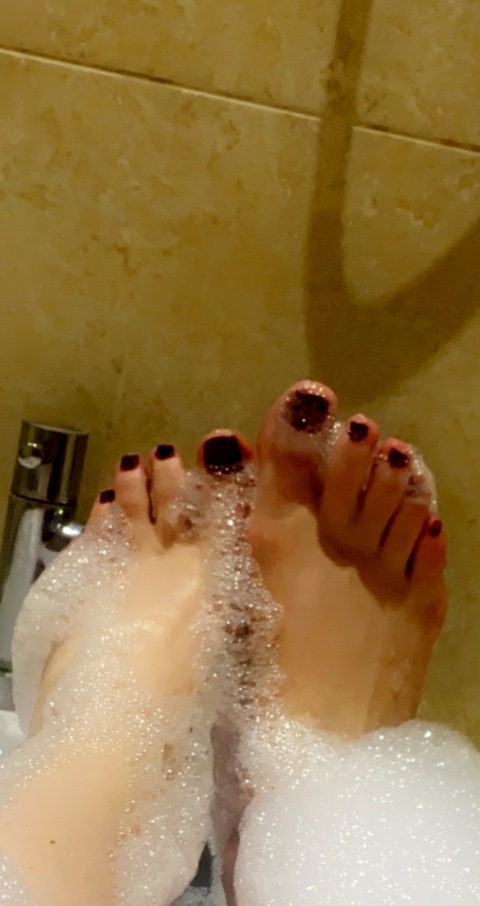 feetfantasy112 onlyfans leaked picture 1