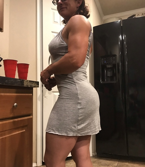 fitwife21 onlyfans leaked picture 1