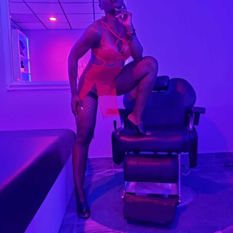 francinetheeroticbarber onlyfans leaked picture 1