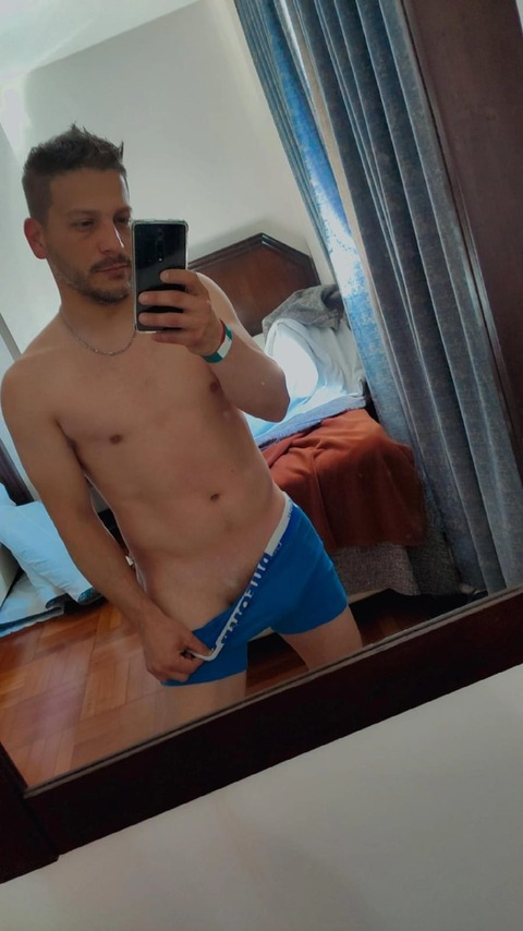 gringoleonel onlyfans leaked picture 2