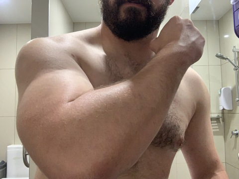 grumpy_cub onlyfans leaked picture 1