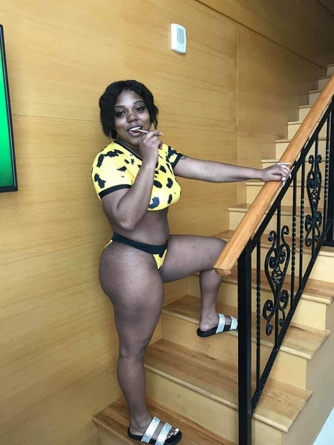 kandiikiss5 onlyfans leaked picture 1