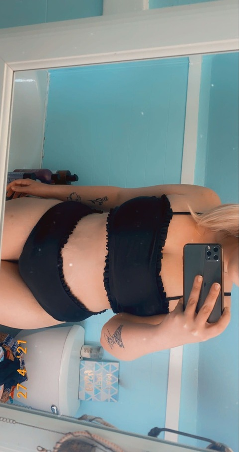 kaseylynn13 onlyfans leaked picture 1