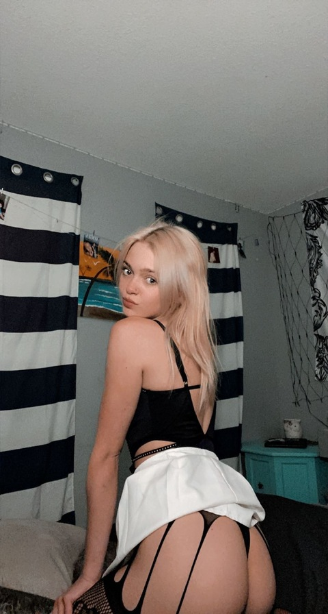 kayleighbabyyy onlyfans leaked picture 2