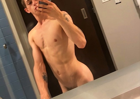 kinkytwink99 onlyfans leaked picture 2