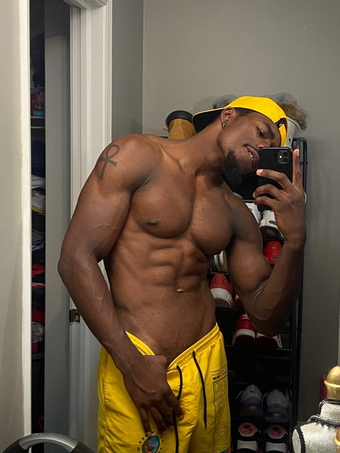 latrell18 onlyfans leaked picture 1