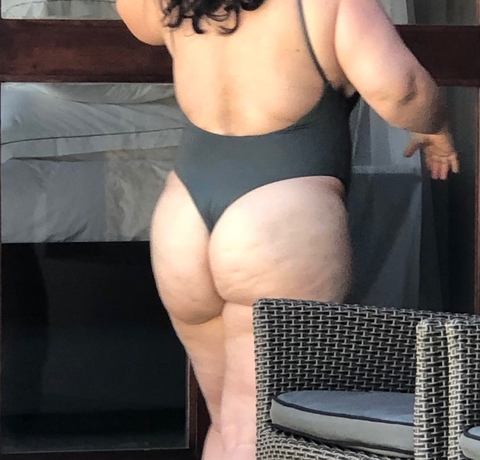 mrs_short_n_thick onlyfans leaked picture 1