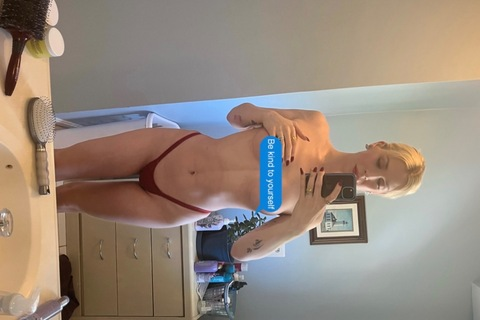 nicolaroselawton onlyfans leaked picture 1