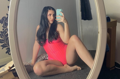 peachygabriella onlyfans leaked picture 1