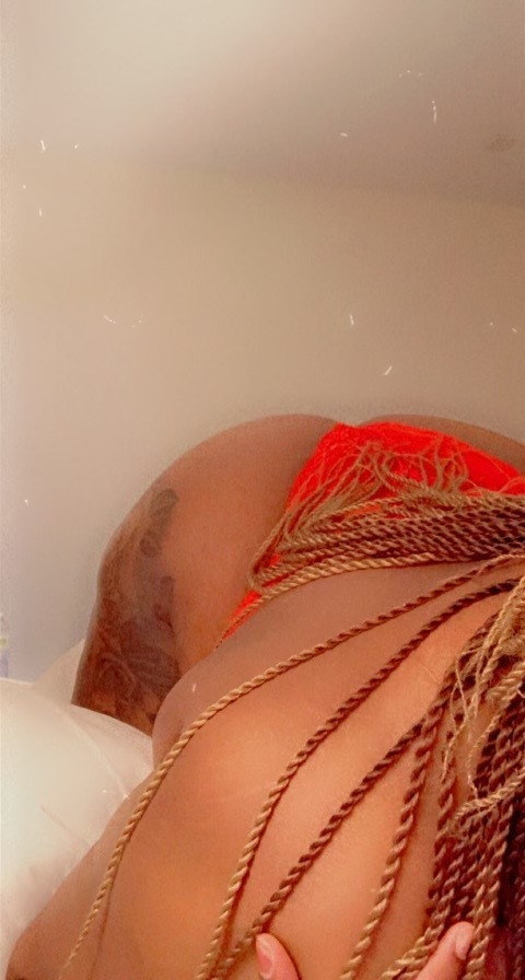 queen32 onlyfans leaked picture 1