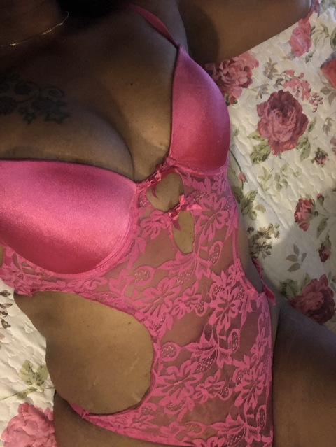 rosetatt2 onlyfans leaked picture 2