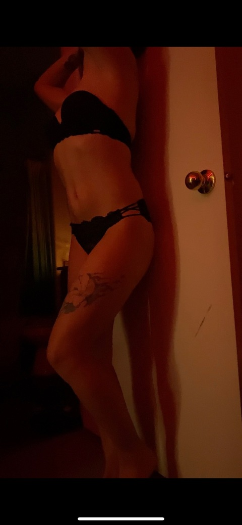 skyjonesxoxo onlyfans leaked picture 2