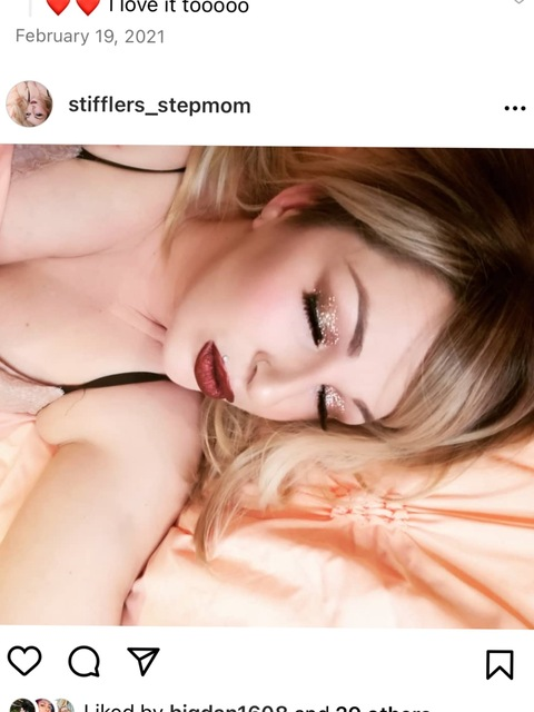 stifflersstepmom onlyfans leaked picture 1