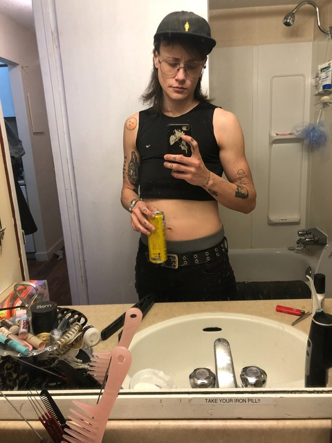 thestonedbutch420 onlyfans leaked picture 1