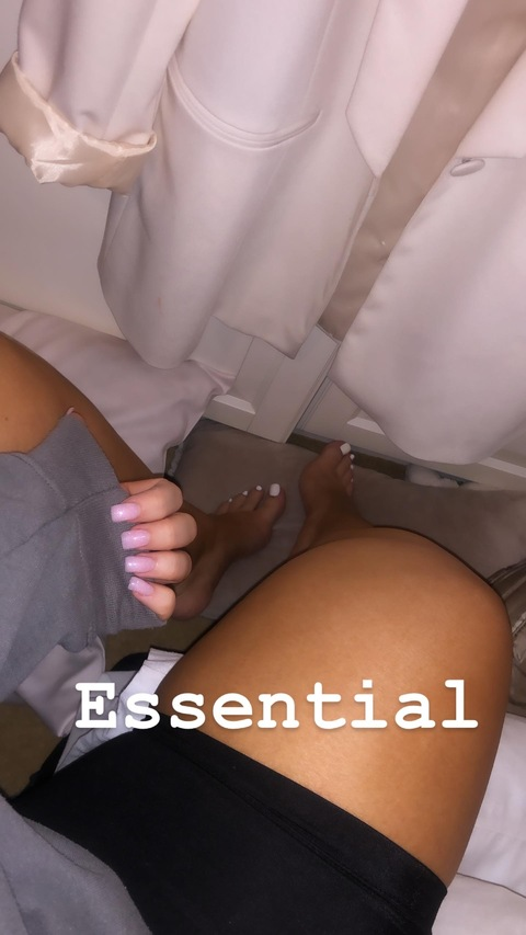 thickthighssavelivesx onlyfans leaked picture 1