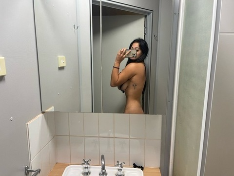 wildhoneyyy onlyfans leaked picture 2